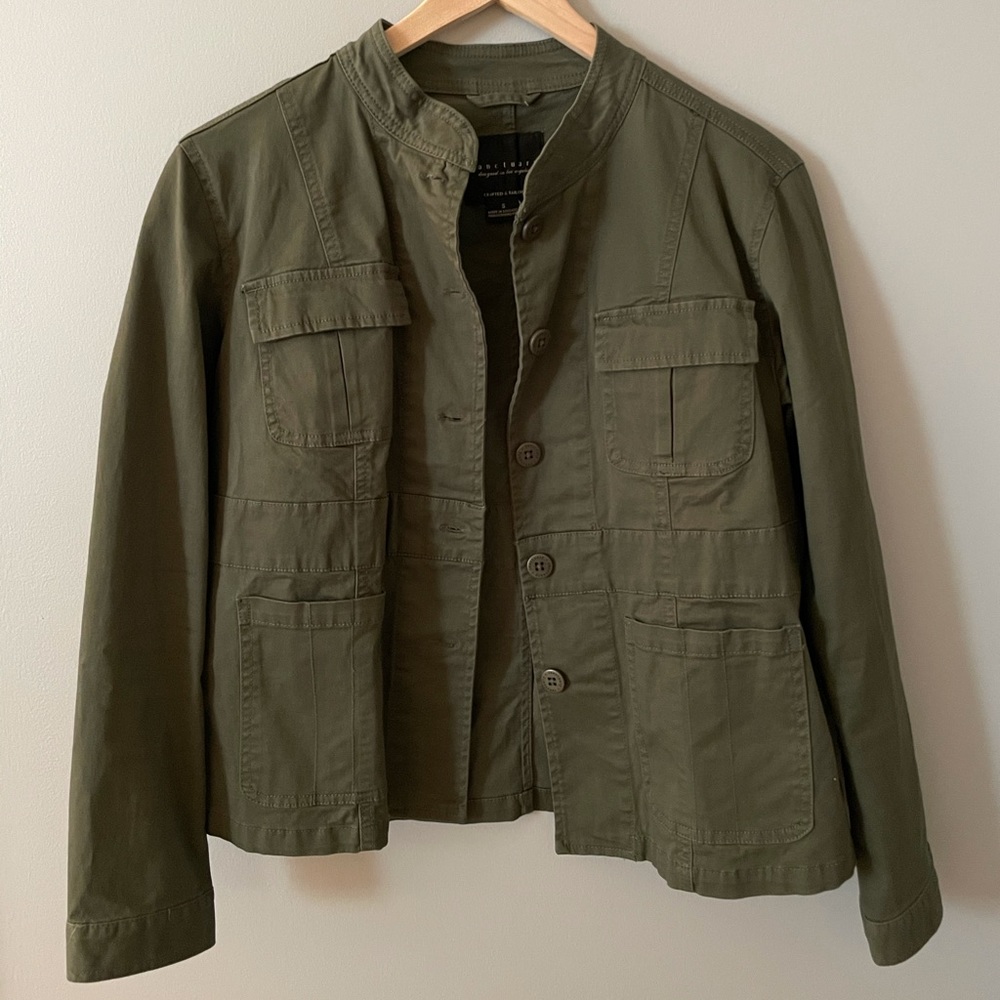 •Modern- vogue short trench jacket (Worn Once!)